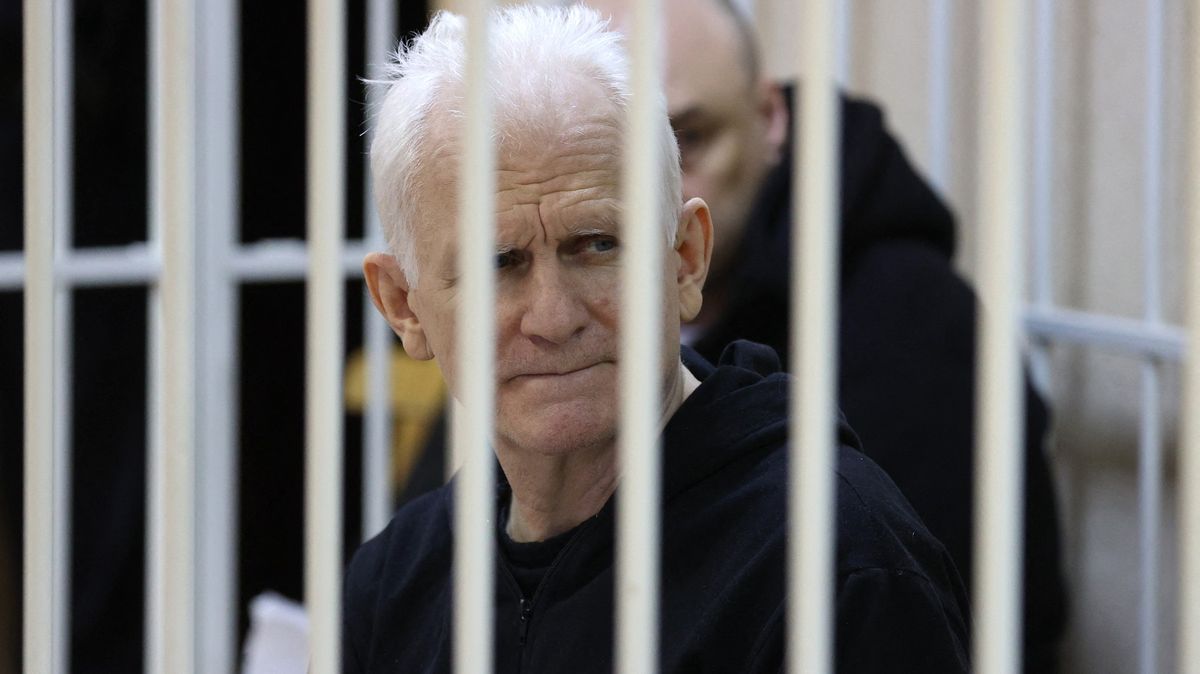 Bělorusko poslalo nositele Nobelovy ceny míru na deset let do vězení